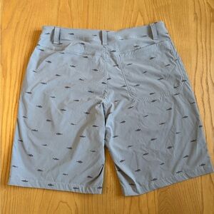 Under Armour Loose Gray Flat Front Men Shorts-Heat Gear